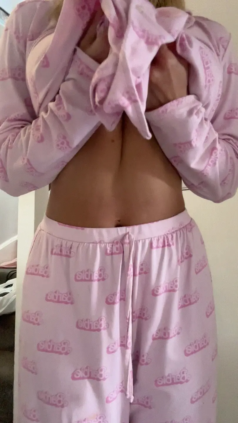 Absolute English Perfection: Large Gorgeous Titties and Thick Hips in a Sexy Zipper Reveal