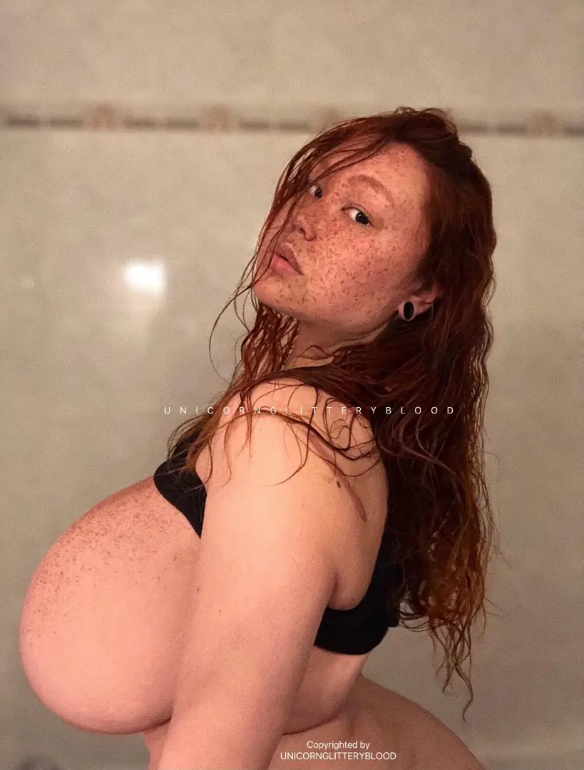 Forget the scar and focus on these fantastic milkers and my sexy waistline