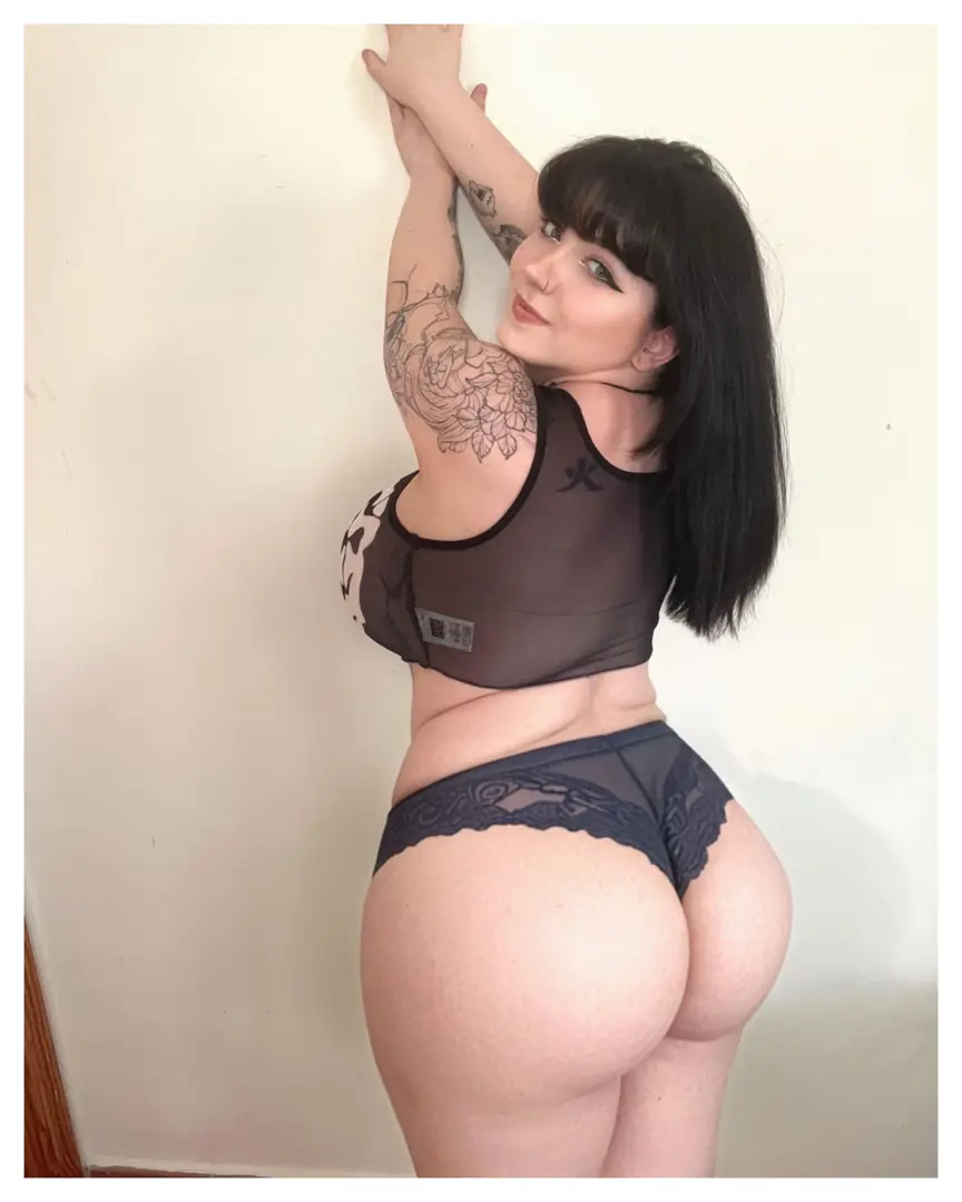 Squeeze, Spank, and Worship This Gorgeous Tatted Goddess